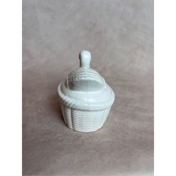 Vintage White Ceramic Duck Hen on Nest - Picture 4 of 9